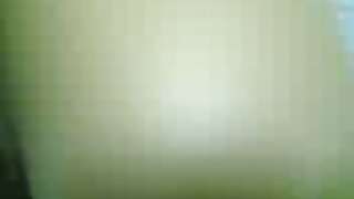ವಿಲಕ್ಷಣ ಮತ್ತು ವಿಲಕ್ಷಣ ಅನ್ನಿ ಕ್ರೂಜ್ ನೆಲದ ಮೇಲೆ ಹಸ್ತಮೈಥುನ ಮಾಡುತ್ತಾಳೆ